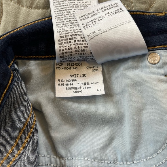Levi’s 315 Shaping Bootcut Jeans - Picture 6 of 6